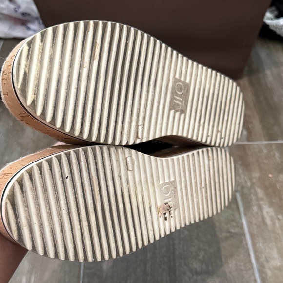 Jennifer Lopez Black and Brown Platform Sneakers - Picture 5 of 8